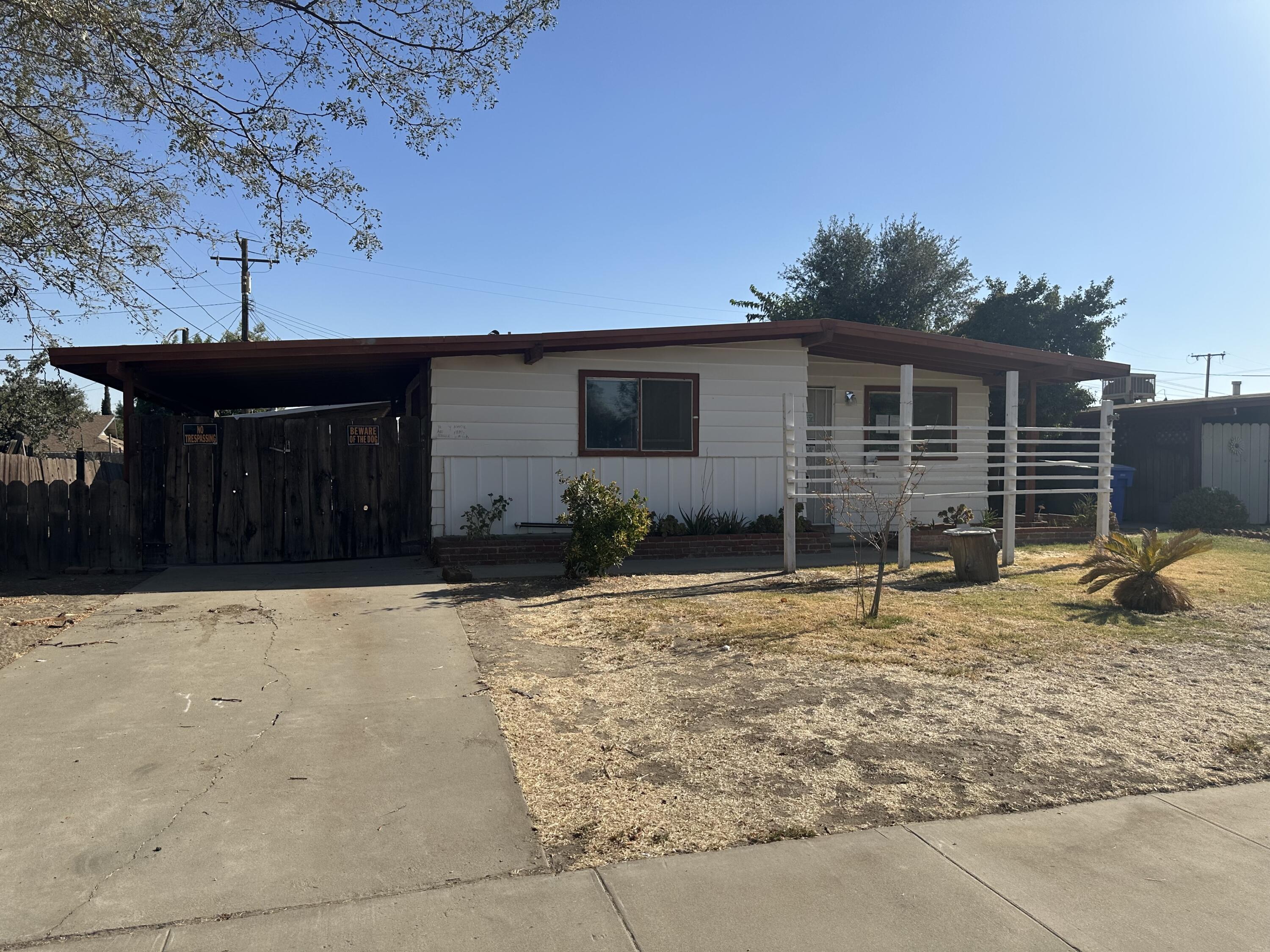 907 Neville Street Hanford, CA 93230 - Photo 3 of 14 IMG_6608(2)