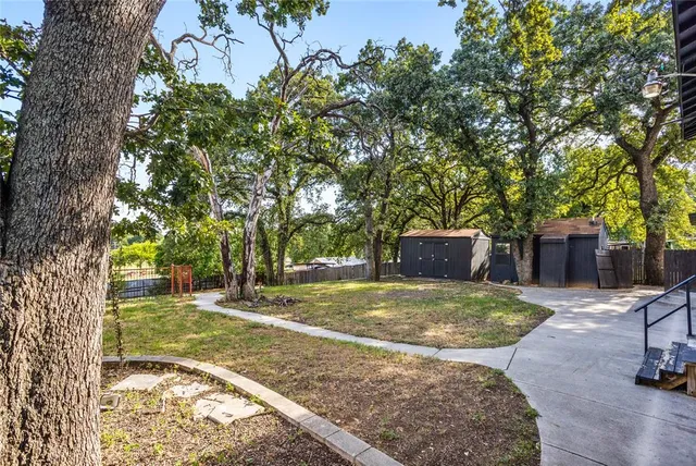 $324,900 | 2320 Juniper Street, Haltom City, TX 76117