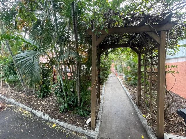 $1,900 | 616 Highland Avenue, Lake Worth Beach, FL 33460