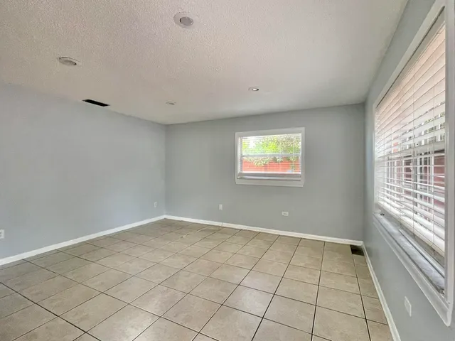 $1,900 | 616 Highland Avenue, Lake Worth Beach, FL 33460