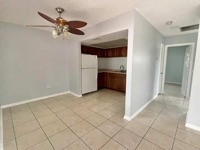 $1,900 | 616 Highland Avenue, Lake Worth Beach, FL 33460