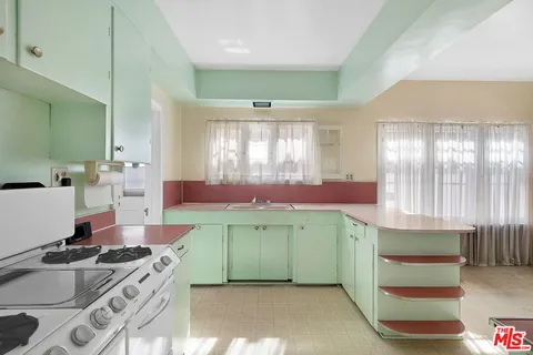 $3,800,000 | 243 Euclid Street, Santa Monica, CA 90402