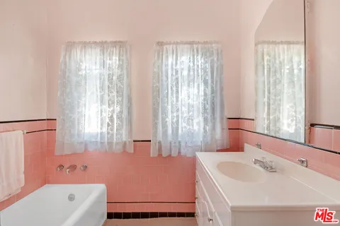 $3,800,000 | 243 Euclid Street, Santa Monica, CA 90402