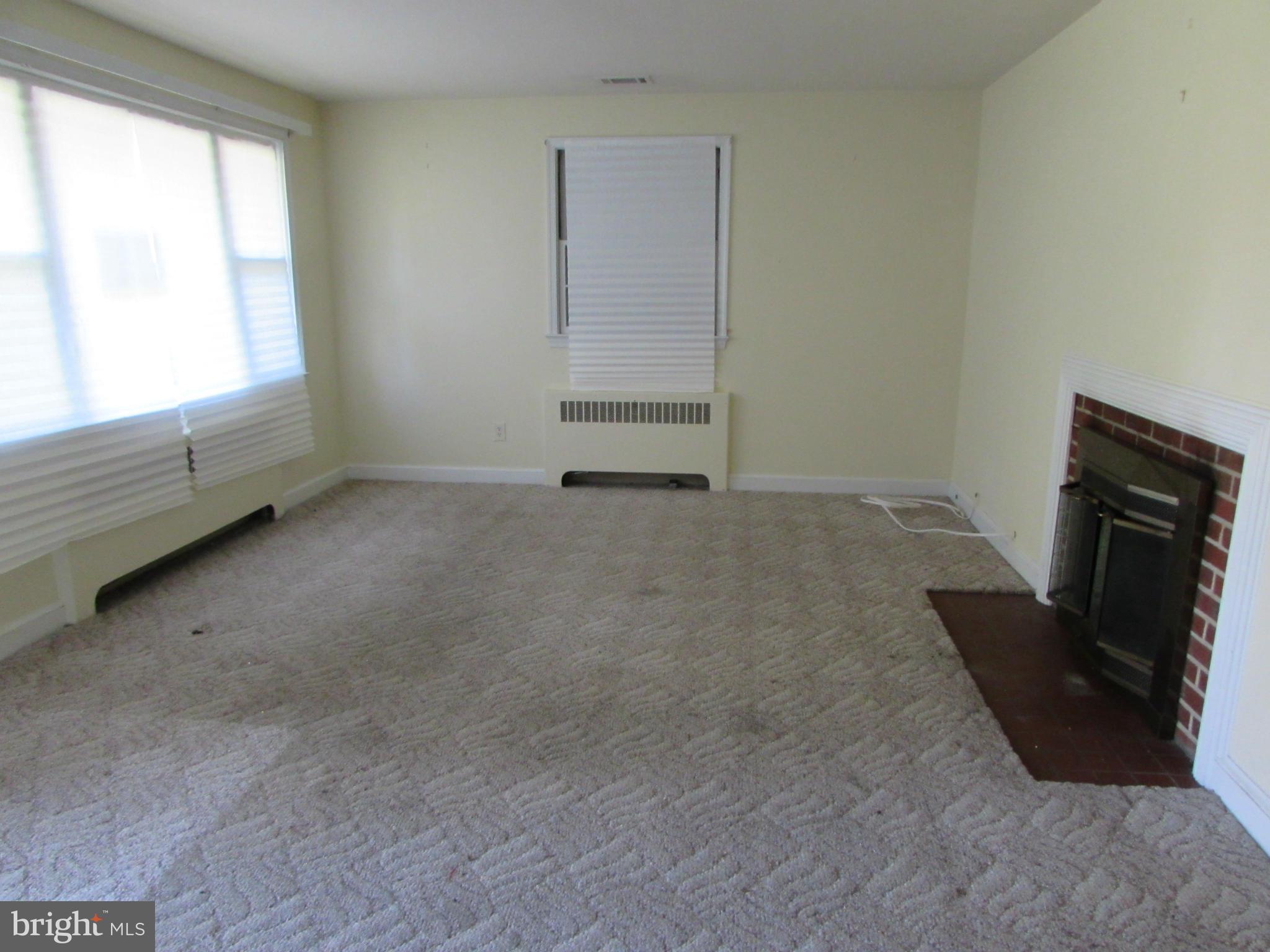 8209 Sonar Road Clinton, MD 20735 - Photo 3 of 15 Living Room