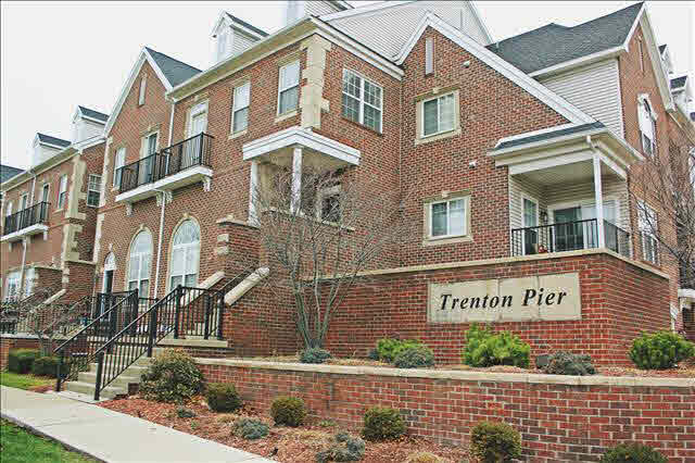 102 West Road Trenton, MI 48183 - Photo 17 of 17 Trenton Pier Condo
