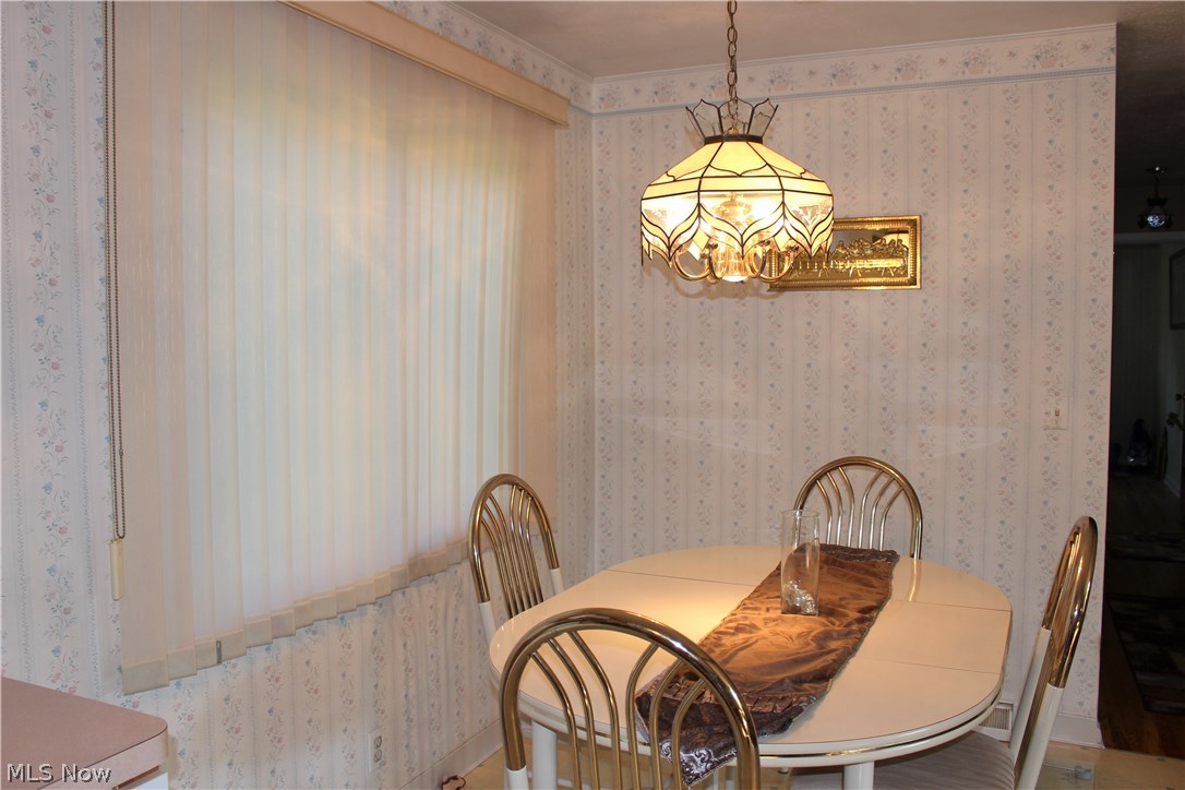 Dinette.
