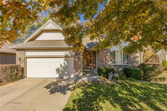 $379,000 | 2650 Northeast 74th Terrace, Gladstone, MO 64119