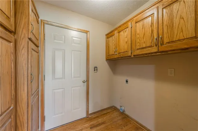 $379,000 | 2650 Northeast 74th Terrace, Gladstone, MO 64119