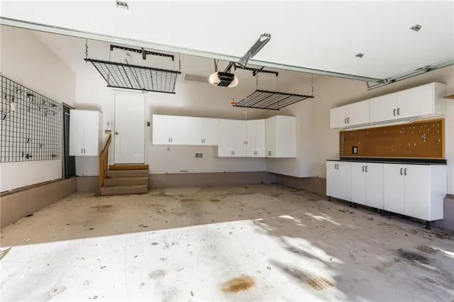 $379,000 | 2650 Northeast 74th Terrace, Gladstone, MO 64119