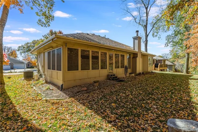 $379,000 | 2650 Northeast 74th Terrace, Gladstone, MO 64119