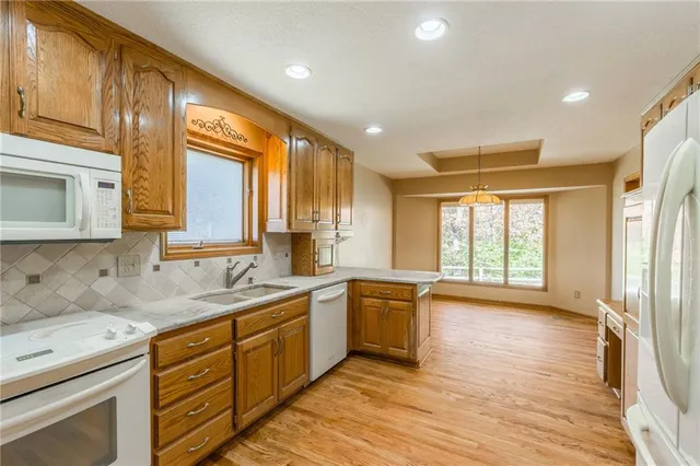 $379,000 | 2650 Northeast 74th Terrace, Gladstone, MO 64119