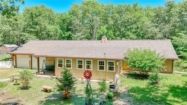 $400,000 | 305 Southwest 600th Road, Warrensburg, MO 64093