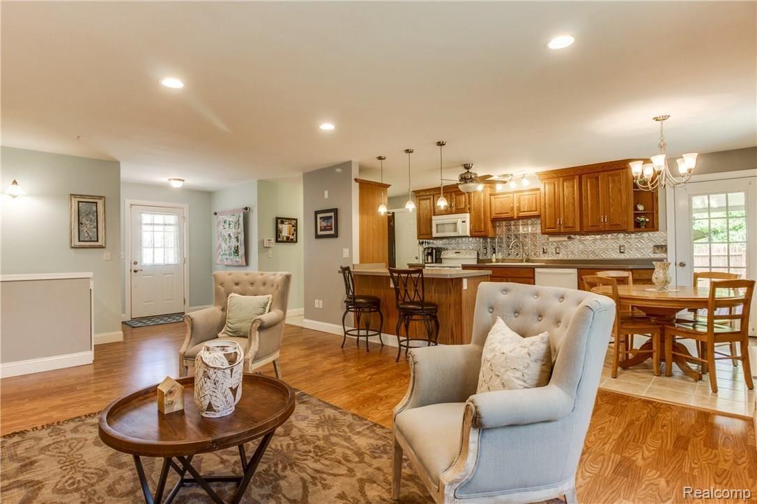 4151 McGunn Road Howell, MI 48843 - Photo 8 of 43 Int-5.jpg