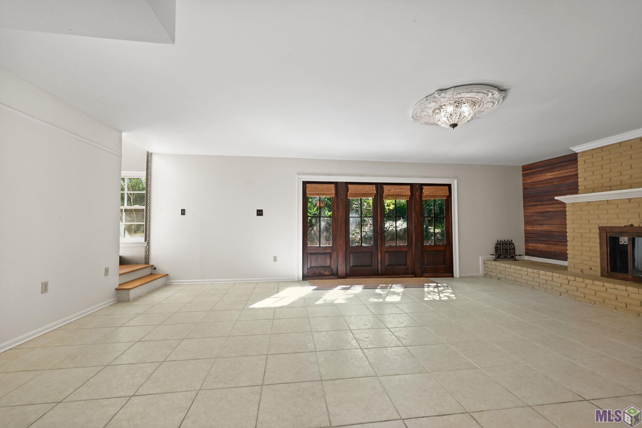 4560 Bluebell Drive Baton Rouge, LA 70808 - Photo 3 of 18 Family room