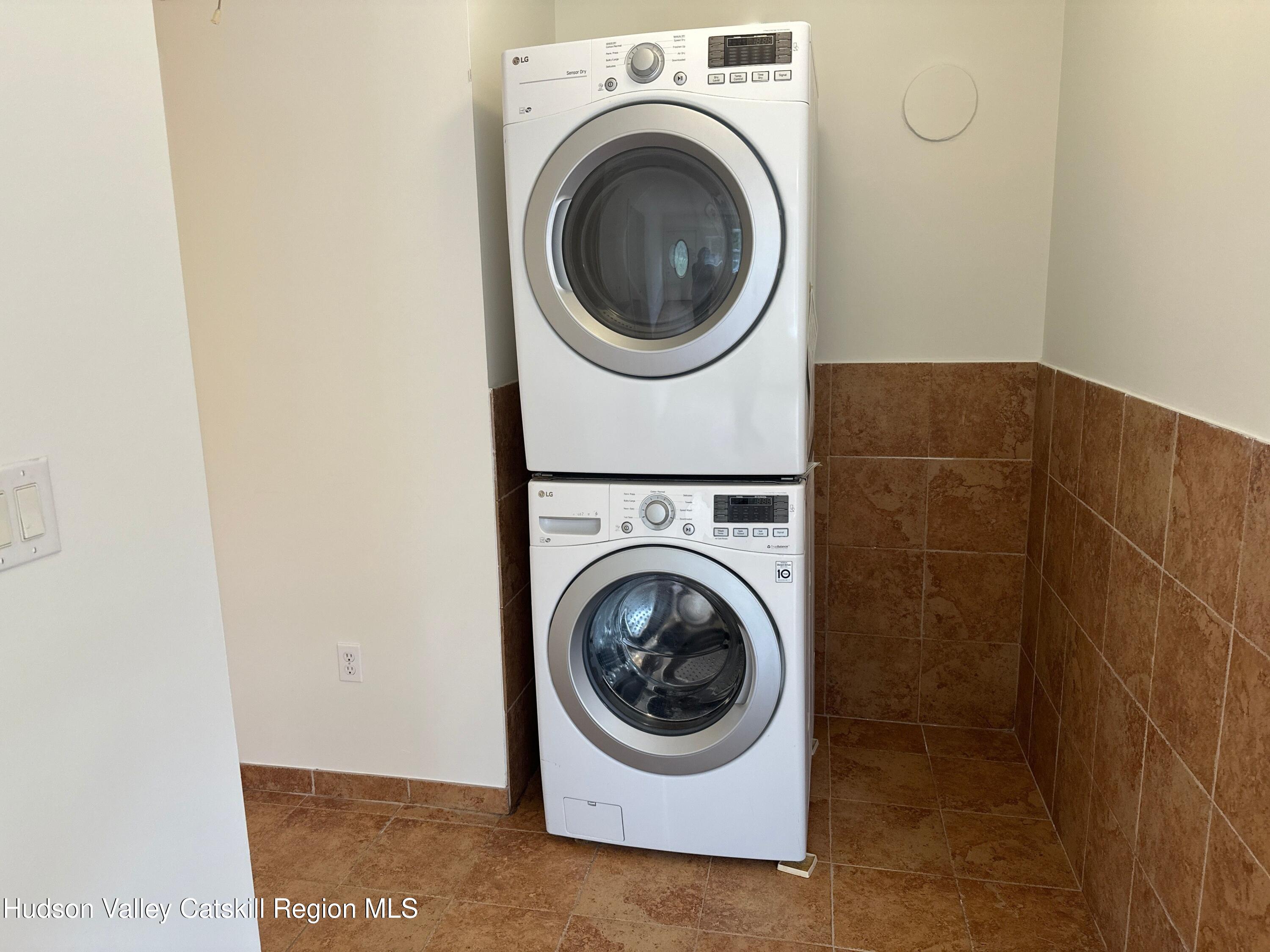 470 Edison Timmerman Road Cairo, NY 12413 - Photo 21 of 29 a utility room with dryer and washer