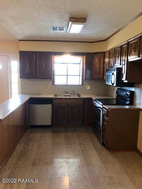 102 Rue Calliope Carencro, LA 70520 - Photo 4 of 15 IMG_9611