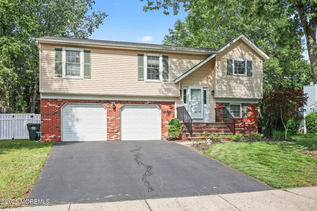 $675,000 | 104 Starlight Road, Howell, NJ 07731