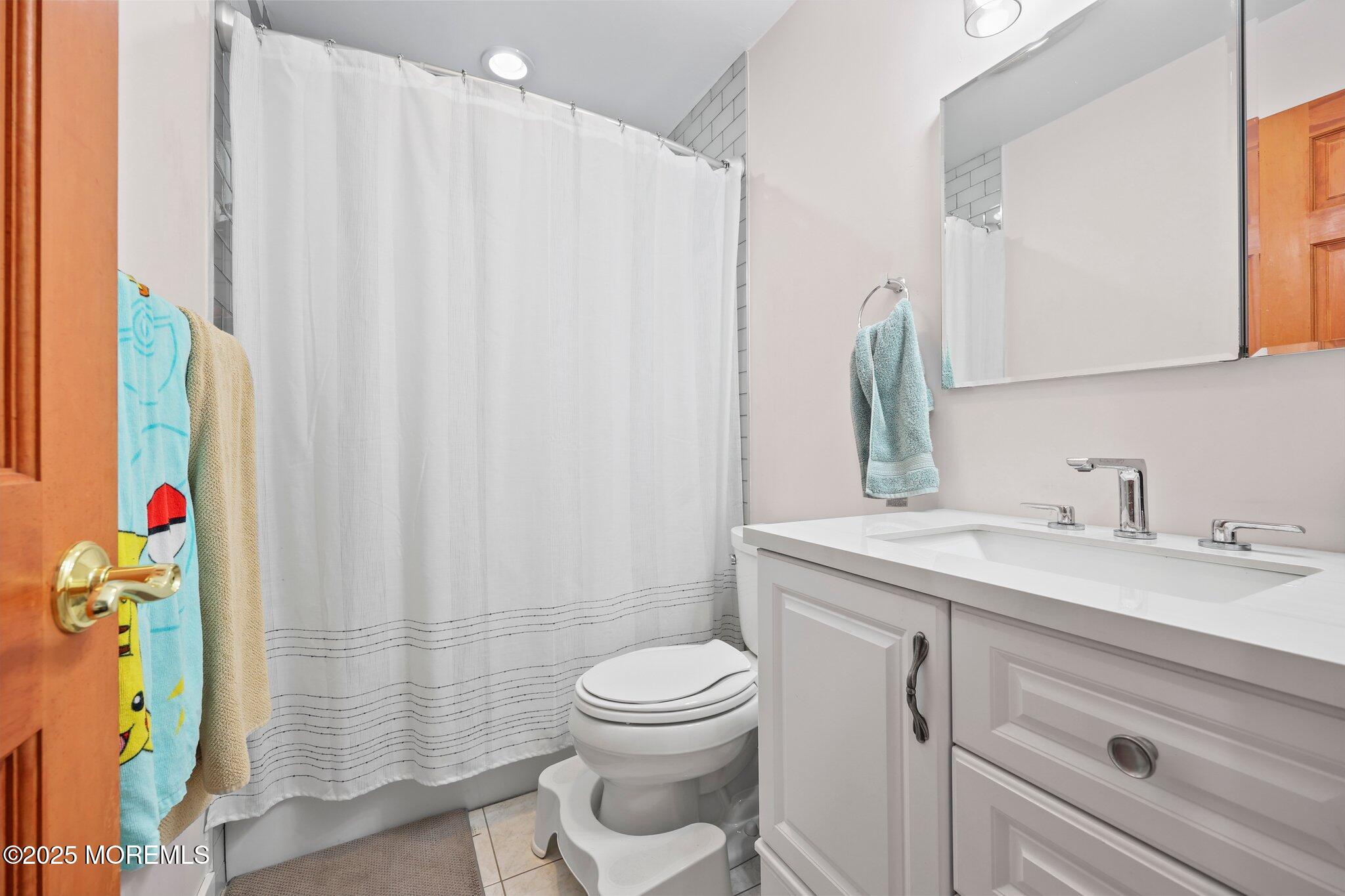 104 Starlight Road Howell, NJ 07731 - Photo 17 of 25 Main Bath