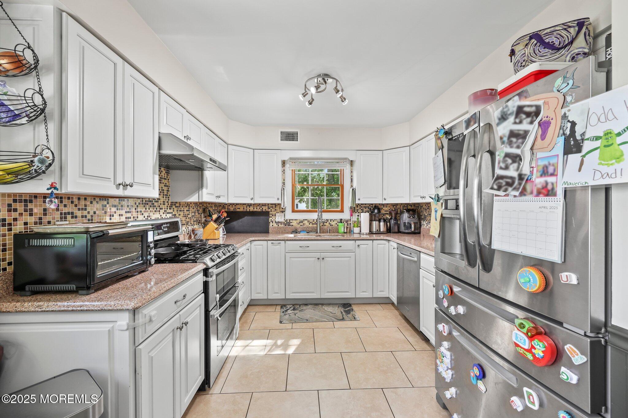 104 Starlight Road Howell, NJ 07731 - Photo 10 of 25 Kitchen