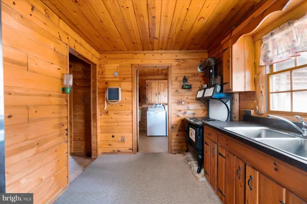 a view of a storage & utility room