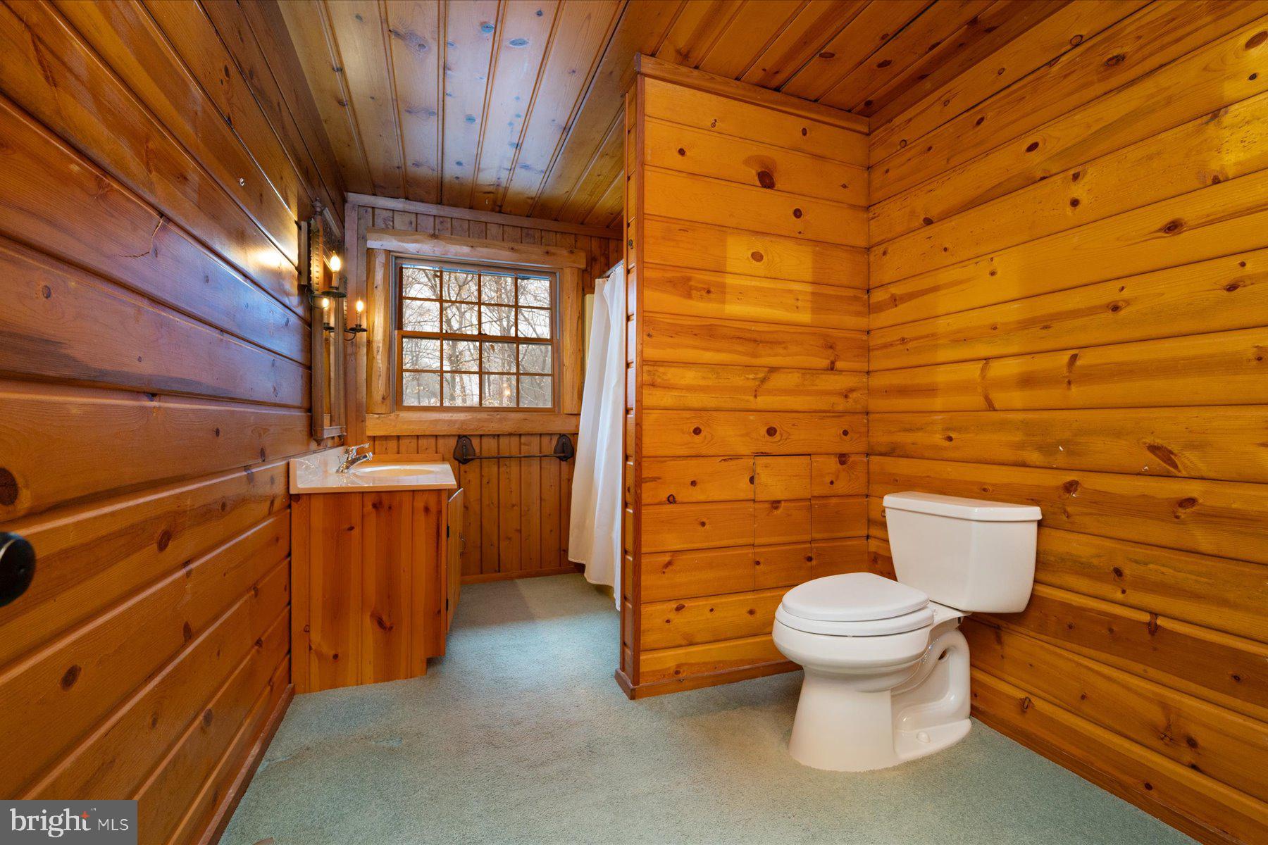 5742 Brooks Woods Road Lothian, MD 20711 - Photo 22 of 31 Full Bathroom Upstairs