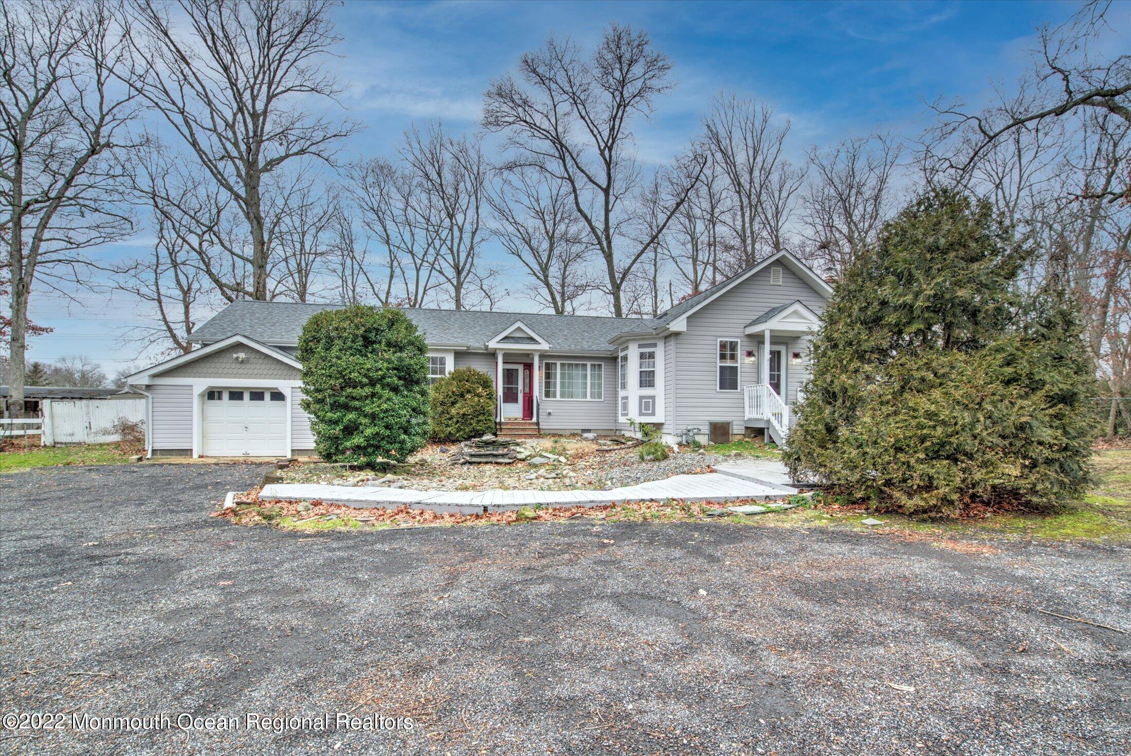 668 Brewers Bridge Road Jackson, NJ 08527 - Photo 2 of 33 01-FRONT