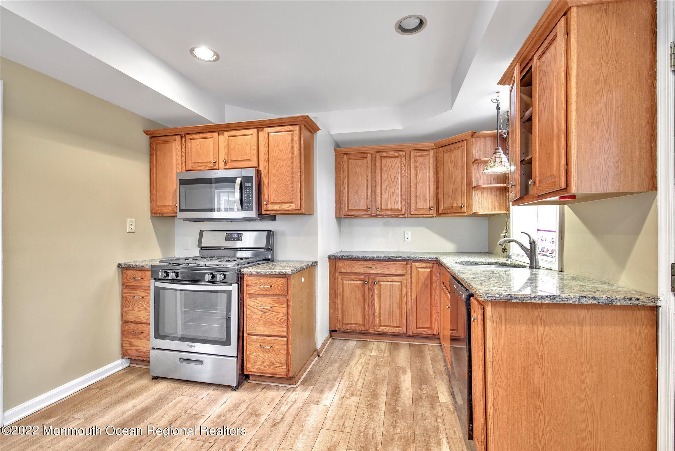 668 Brewers Bridge Road Jackson, NJ 08527 - Photo 11 of 33 11-KITCHEN