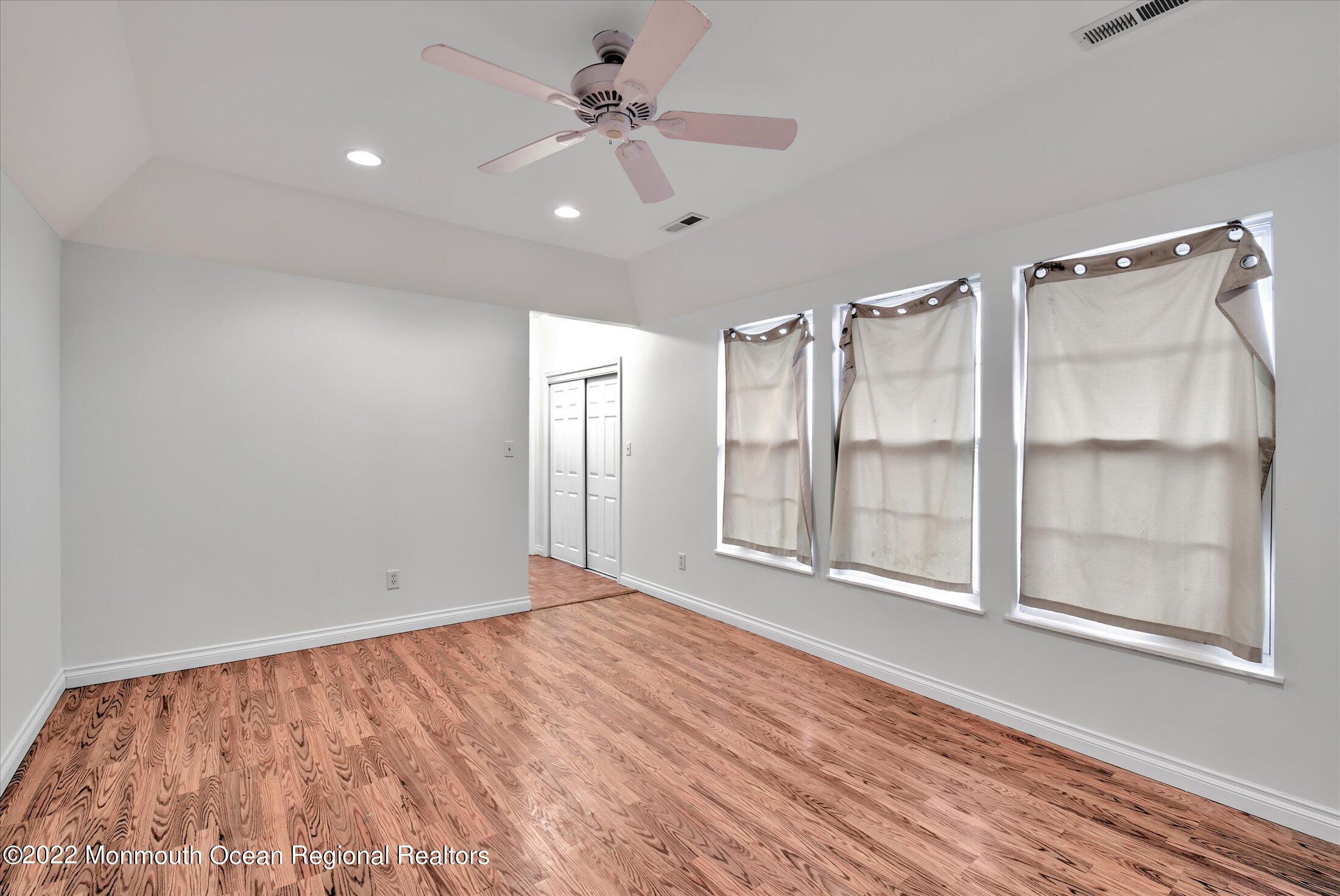 668 Brewers Bridge Road Jackson, NJ 08527 - Photo 14 of 33 14-MASTER BEDROOM