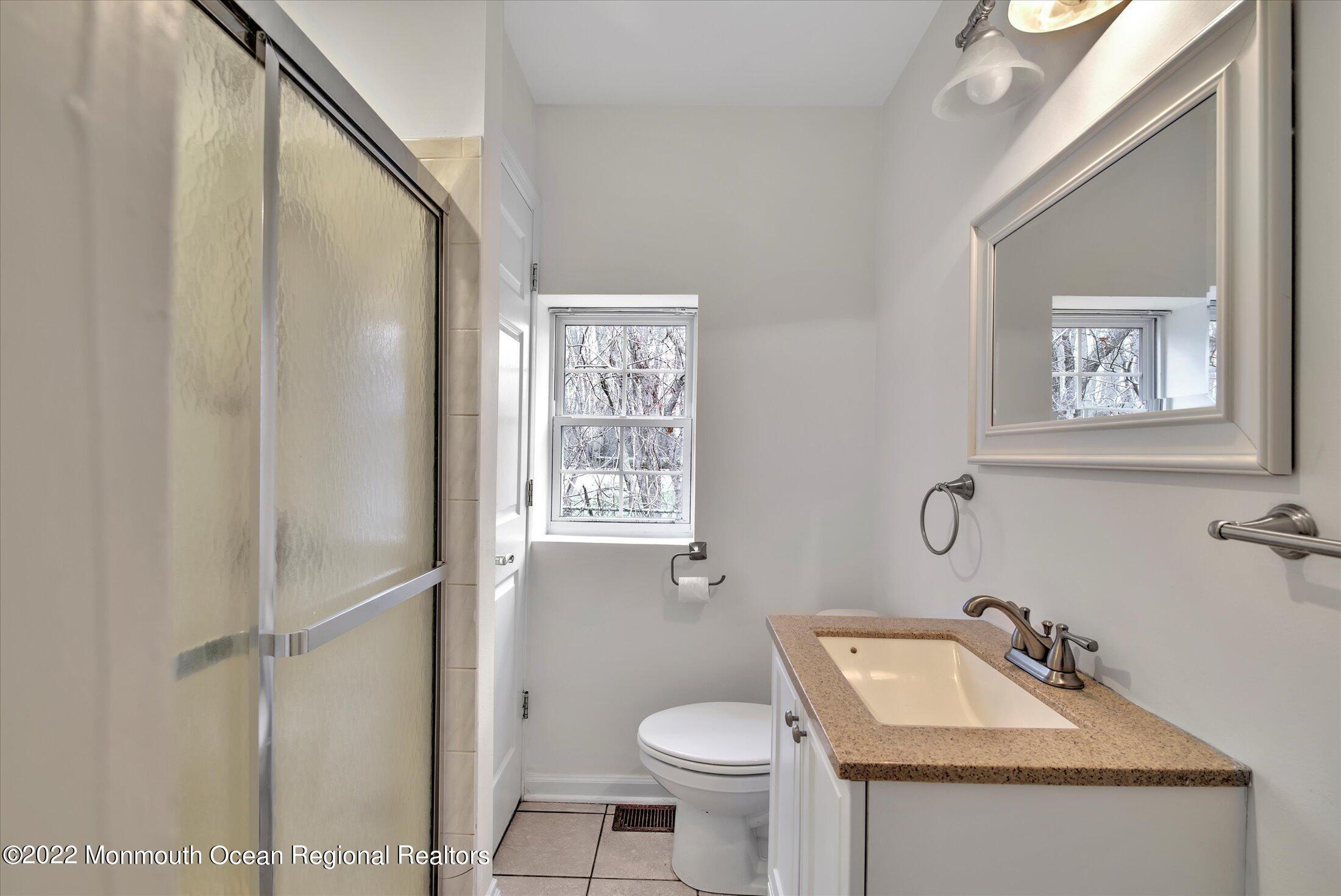 668 Brewers Bridge Road Jackson, NJ 08527 - Photo 23 of 33 23-BATHROOM