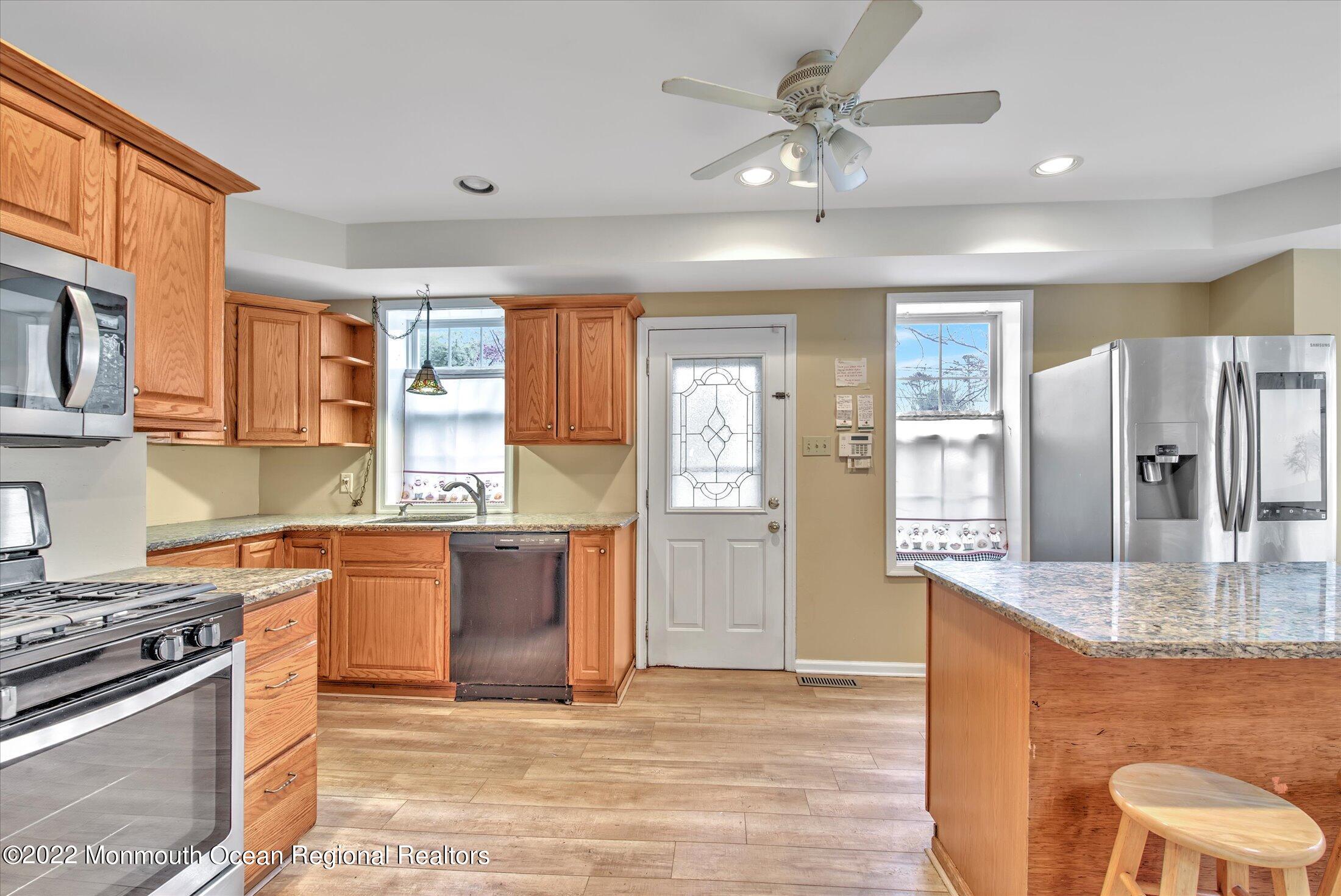 668 Brewers Bridge Road Jackson, NJ 08527 - Photo 9 of 33 09-KITCHEN