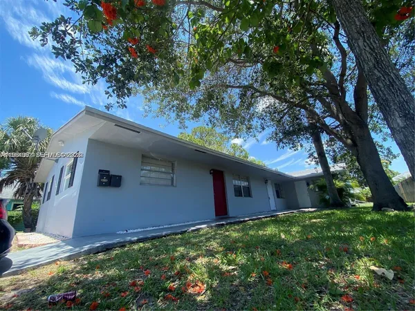 $2,600 | 933 Northeast 38th Street, Unit 23, Oakland Park, FL 33334