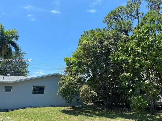 $2,750 | 933 Northeast 38th Street, Unit 13, Oakland Park, FL 33334