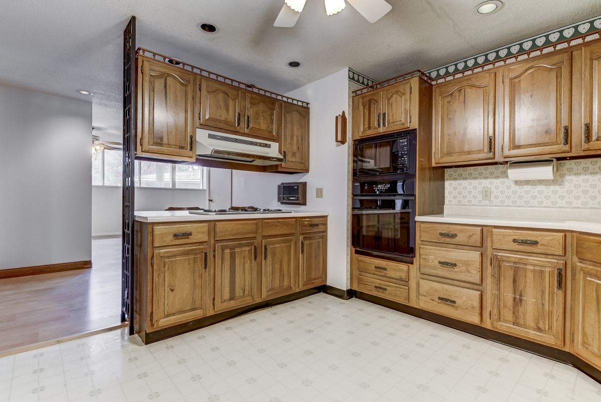 38 West Hazel Dell Lane Springfield, IL 62712 - Photo 11 of 48 Gallery Image 11