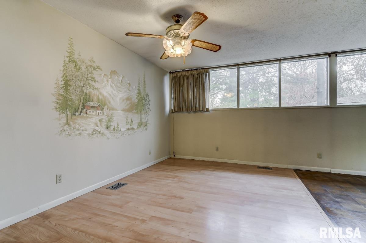 38 West Hazel Dell Lane Springfield, IL 62712 - Photo 15 of 48 Gallery Image 15