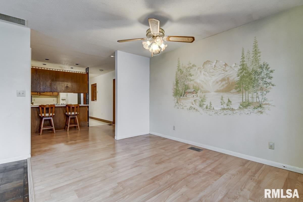 38 West Hazel Dell Lane Springfield, IL 62712 - Photo 16 of 48 Gallery Image 16