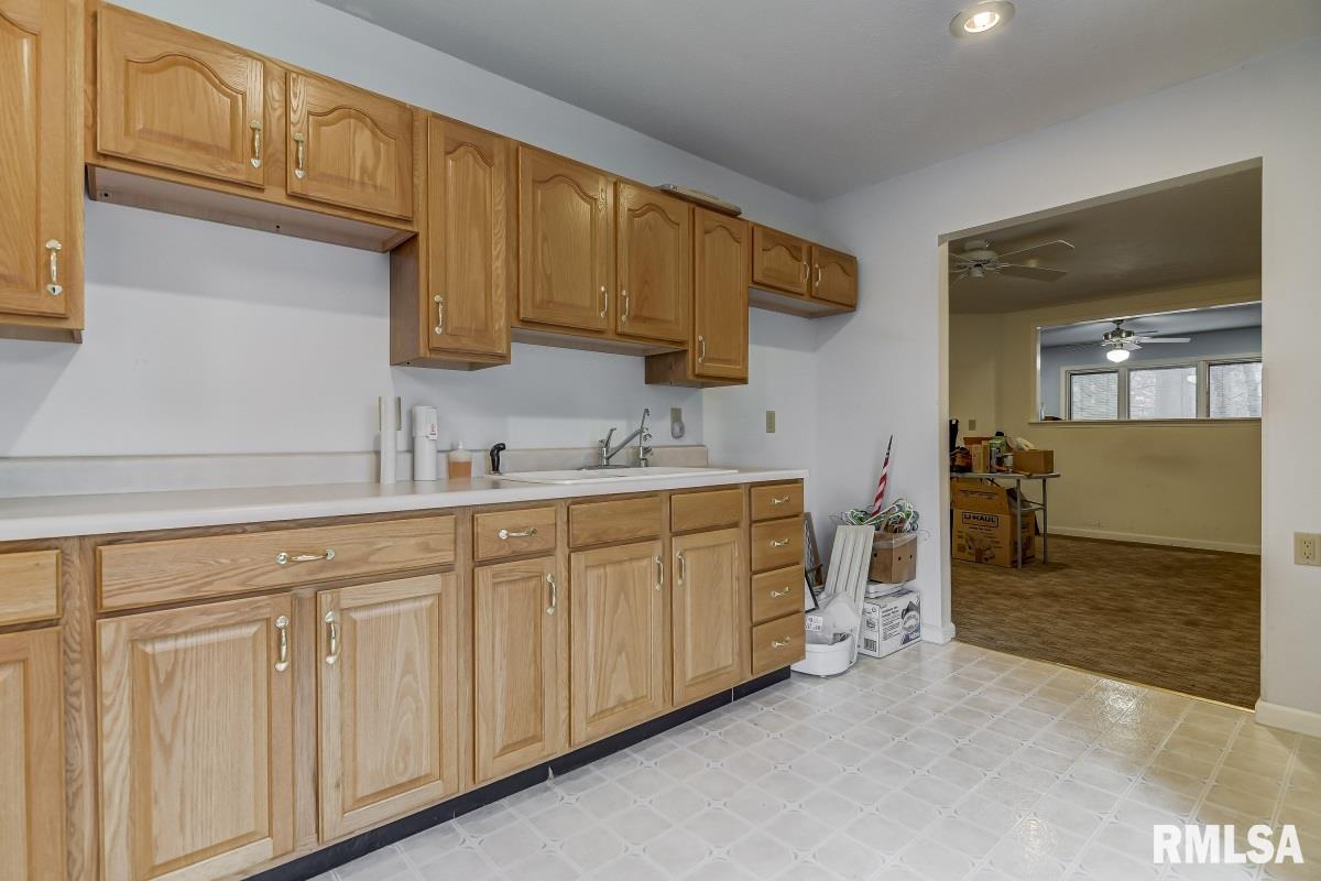 38 West Hazel Dell Lane Springfield, IL 62712 - Photo 39 of 48 Gallery Image 39
