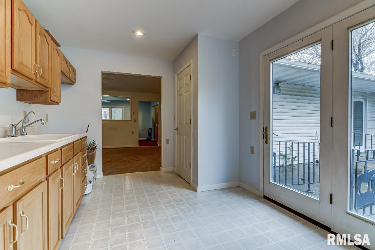 38 West Hazel Dell Lane Springfield, IL 62712 - Photo 40 of 48 Gallery Image 40