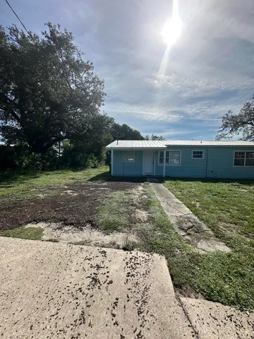 $1,425 | 936 Louisiana Avenue, Unit B, Sebastian, FL 32958