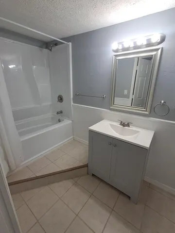 $1,425 | 936 Louisiana Avenue, Unit B, Sebastian, FL 32958