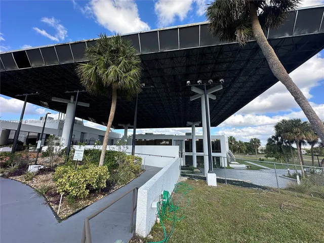 $200,000 | 7021 Environ Boulevard, Unit 317, Lauderhill, FL 33319