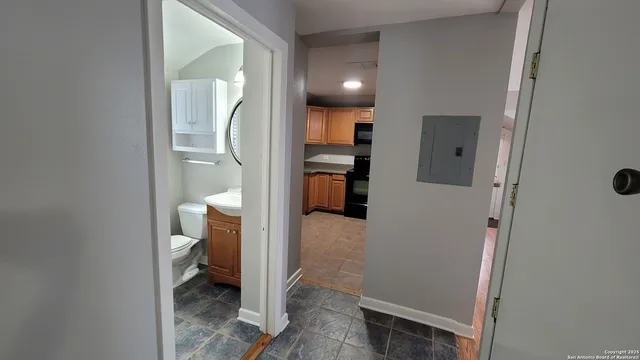 $1,100 | 113 Vitra Place, Unit 2, San Antonio, TX 78210