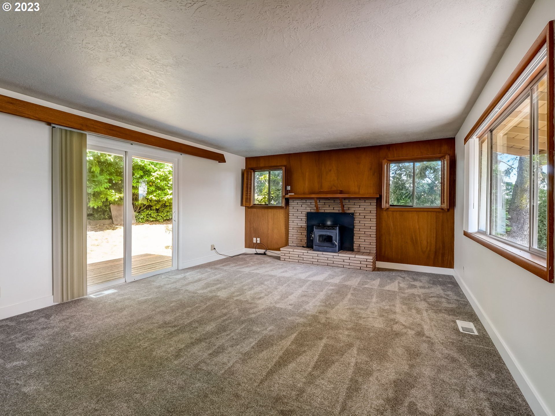 404 3rd Street Gaston, OR 97119 - Photo 4 of 40 Gallery Image 4