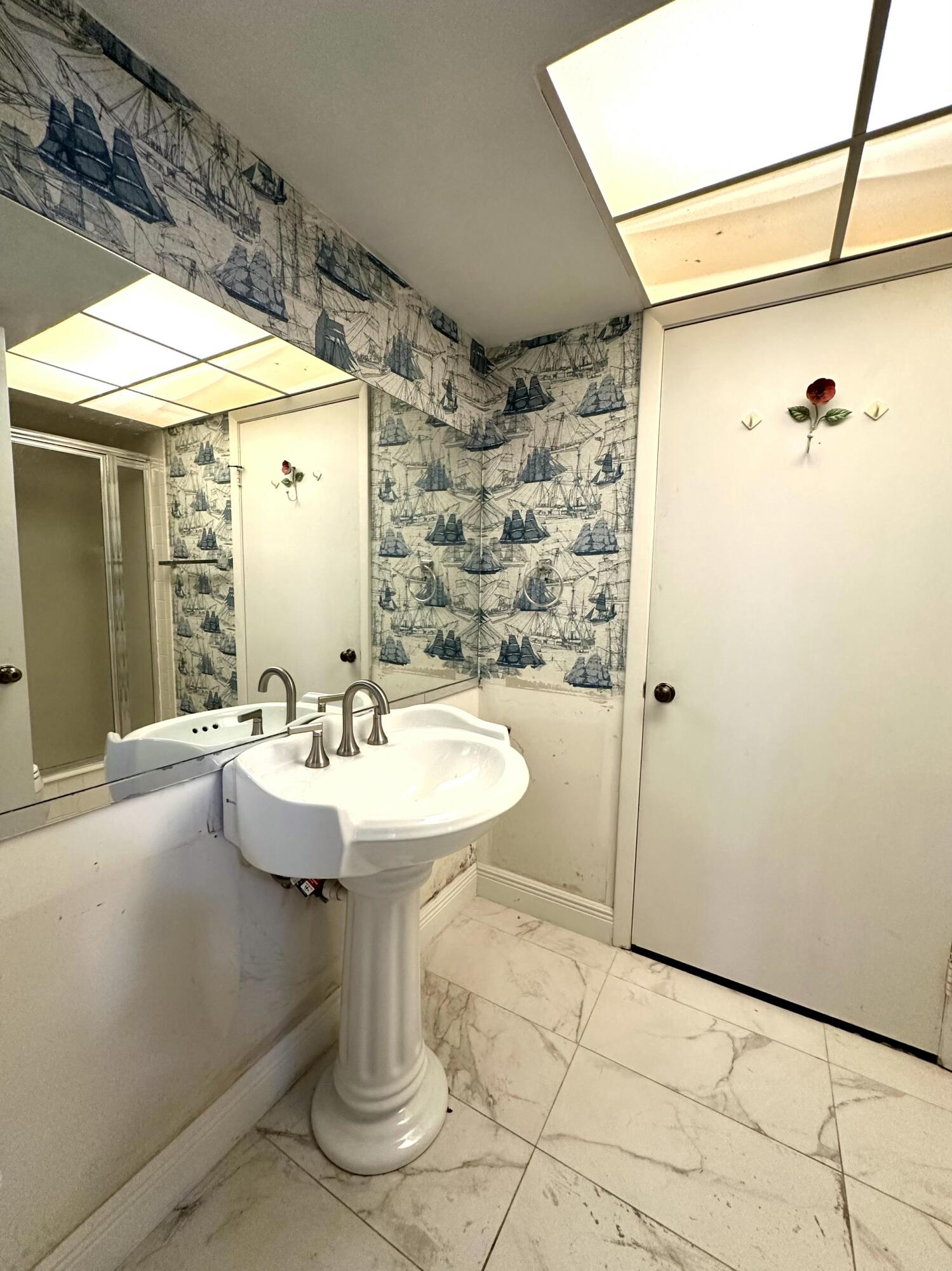 9235 Southwest 8th Street, Unit 114 Boca Raton, FL 33428 - Photo 14 of 24 Bathroom