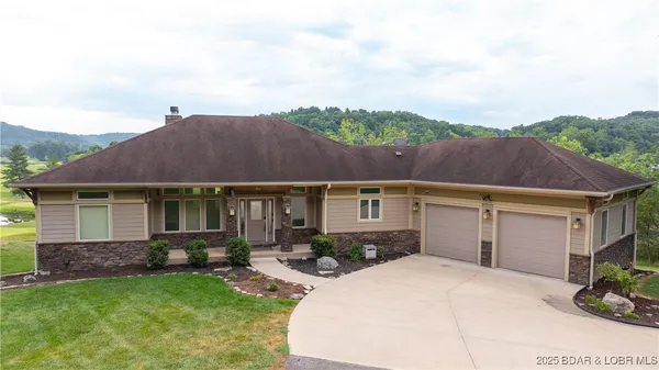 $798,500 | 403 Payne Stewart Court, Lake Ozark, MO 65049