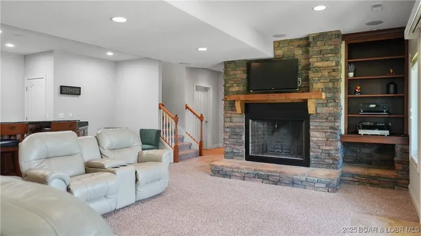 $798,500 | 403 Payne Stewart Court, Lake Ozark, MO 65049