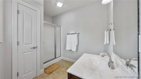 $798,500 | 403 Payne Stewart Court, Lake Ozark, MO 65049