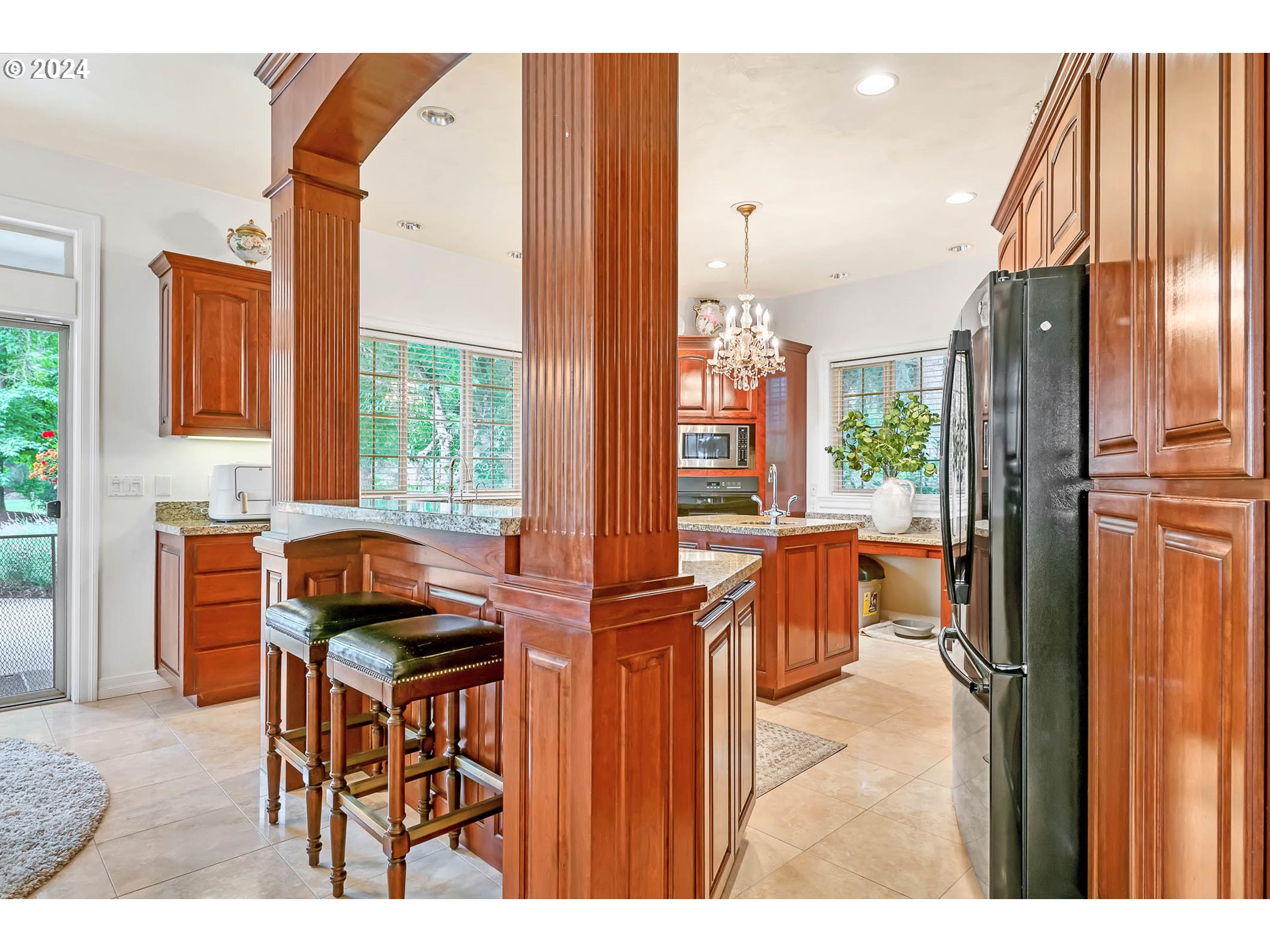 32043 Coburg Bottom Loop Road Eugene, OR 97408 - Photo 11 of 48 Gallery Image 11