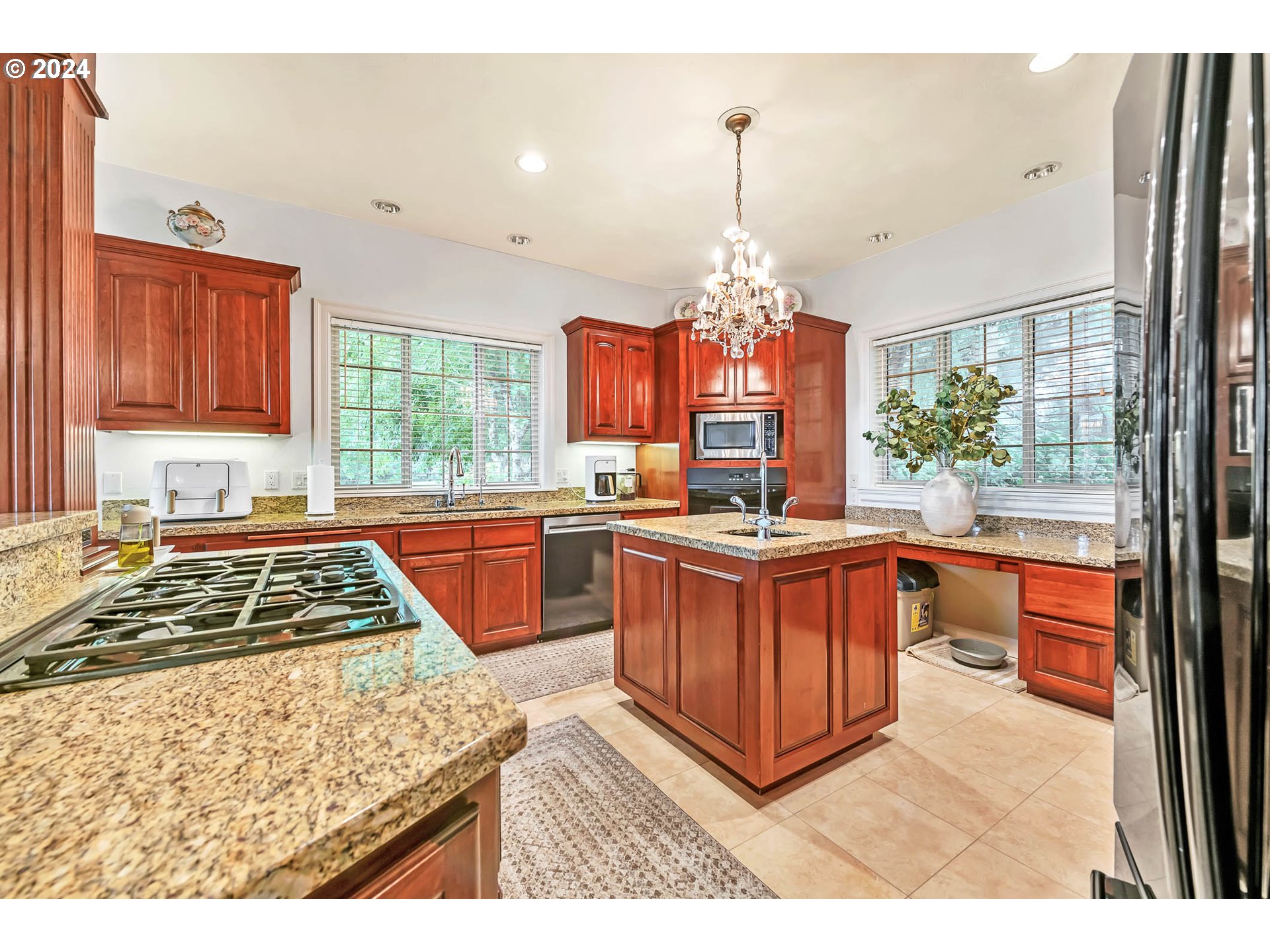 32043 Coburg Bottom Loop Road Eugene, OR 97408 - Photo 12 of 48 Gallery Image 12