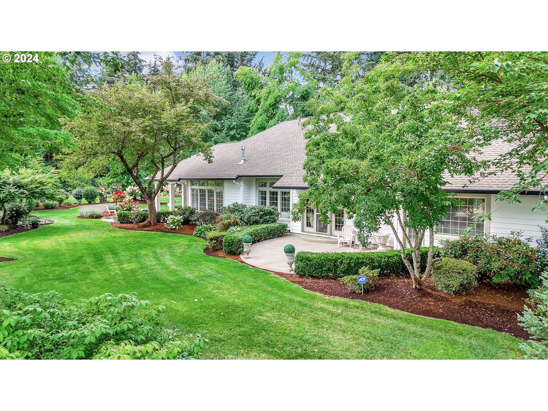 32043 Coburg Bottom Loop Road Eugene, OR 97408 - Photo 2 of 48 Gallery Image 2