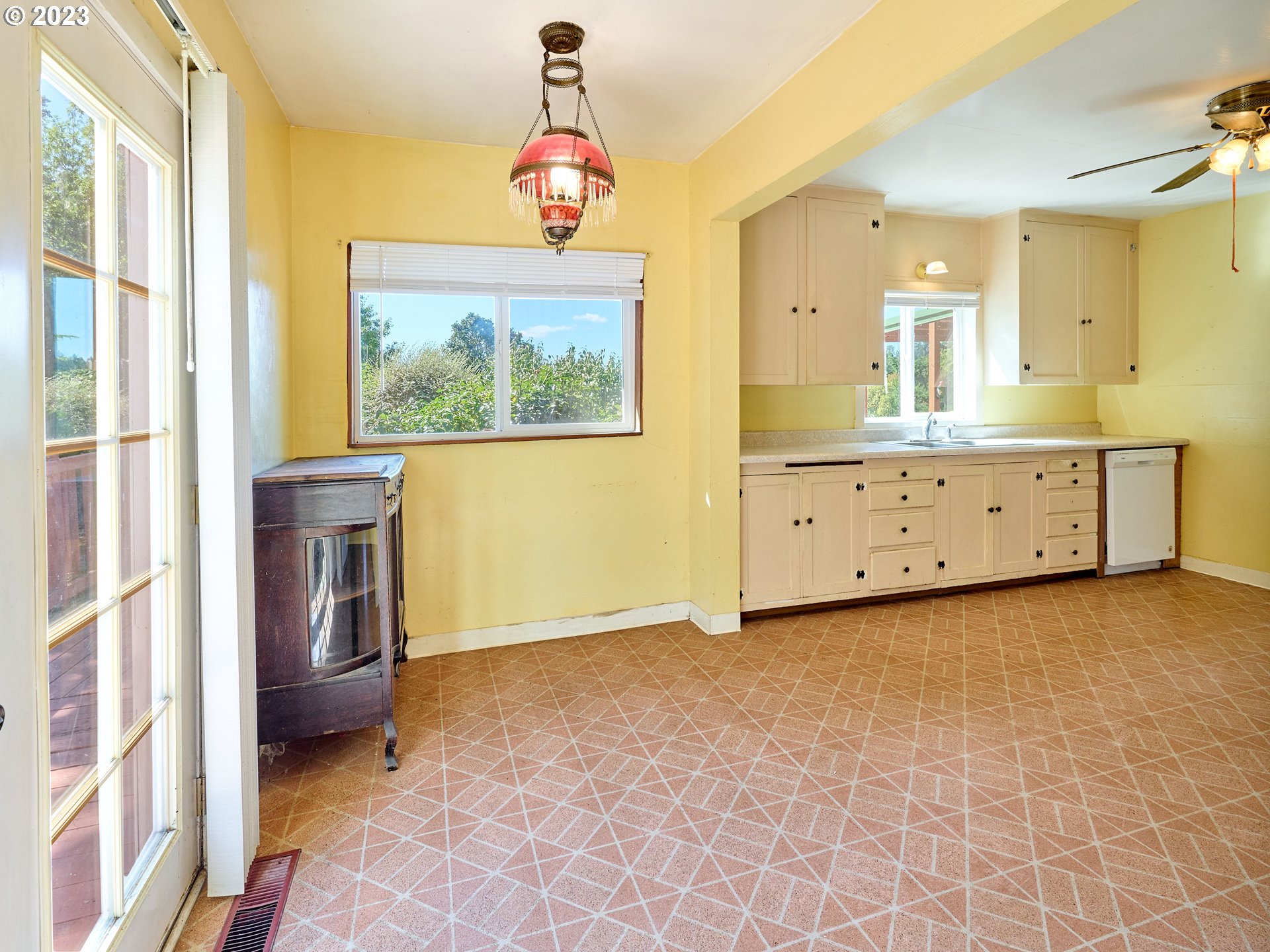 20140 Northeast Dopp Road Newberg, OR 97132 - Photo 14 of 46 a view of livingroom with furniture cabinet and window